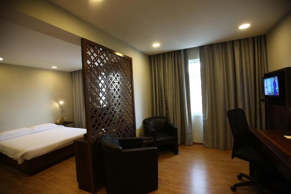 Keys Prima By Lemon Tree Hotels, Pimpri, Pune Luaran gambar