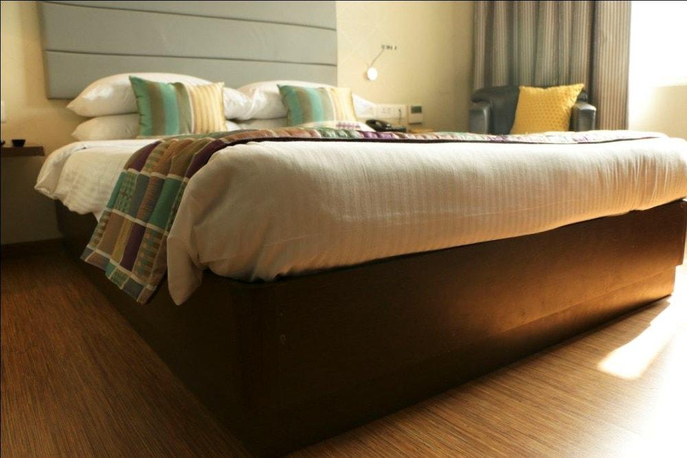 Keys Prima By Lemon Tree Hotels, Pimpri, Pune Luaran gambar