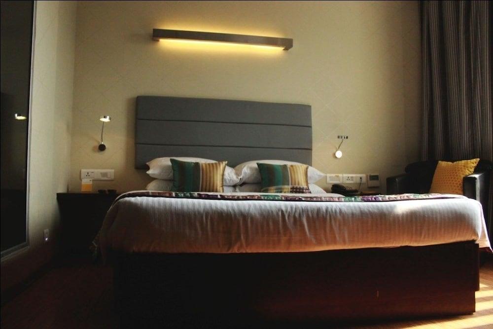 Keys Prima By Lemon Tree Hotels, Pimpri, Pune Luaran gambar