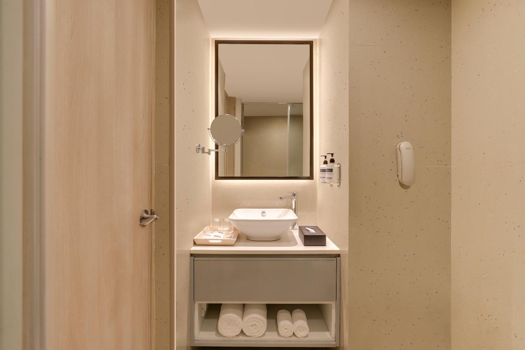 Keys Prima By Lemon Tree Hotels, Pimpri, Pune Luaran gambar